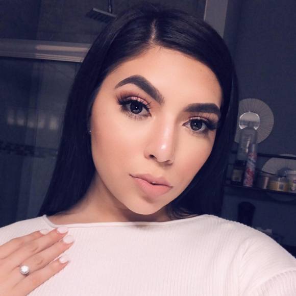 Meet your Posher, Isabell - Picture 1 of 1